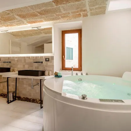Massaroom A Corte Conversano